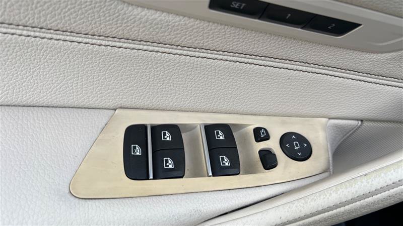 Used 2018 BMW 530e RWD image 36