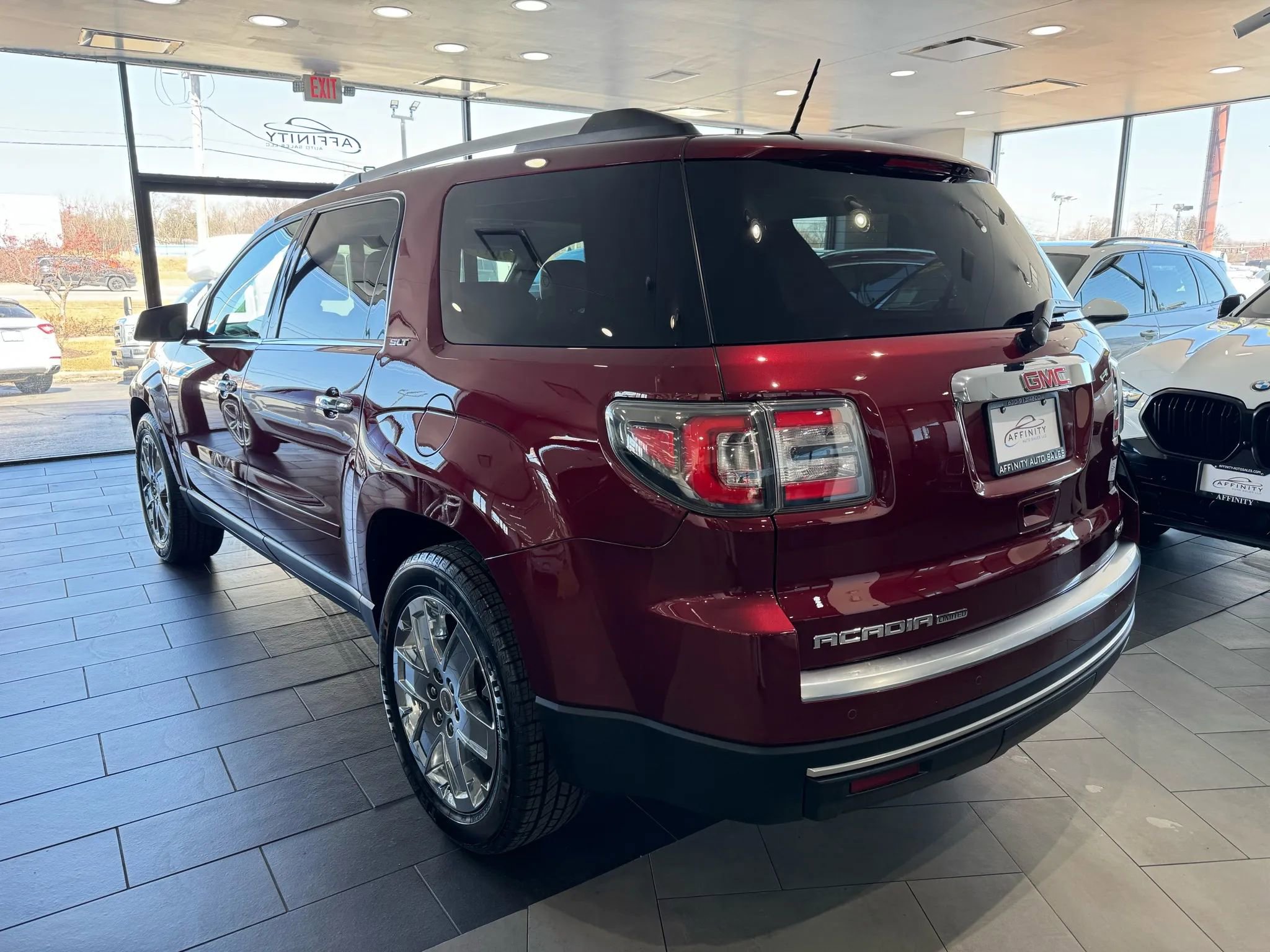 Used 2017 GMC Acadia Limited SLT image 6