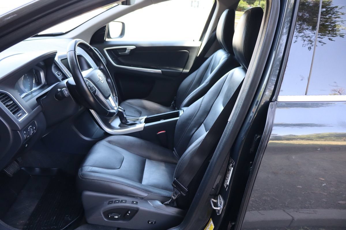 Used 2015 Volvo XC60 T5 AWD/4WD image 19