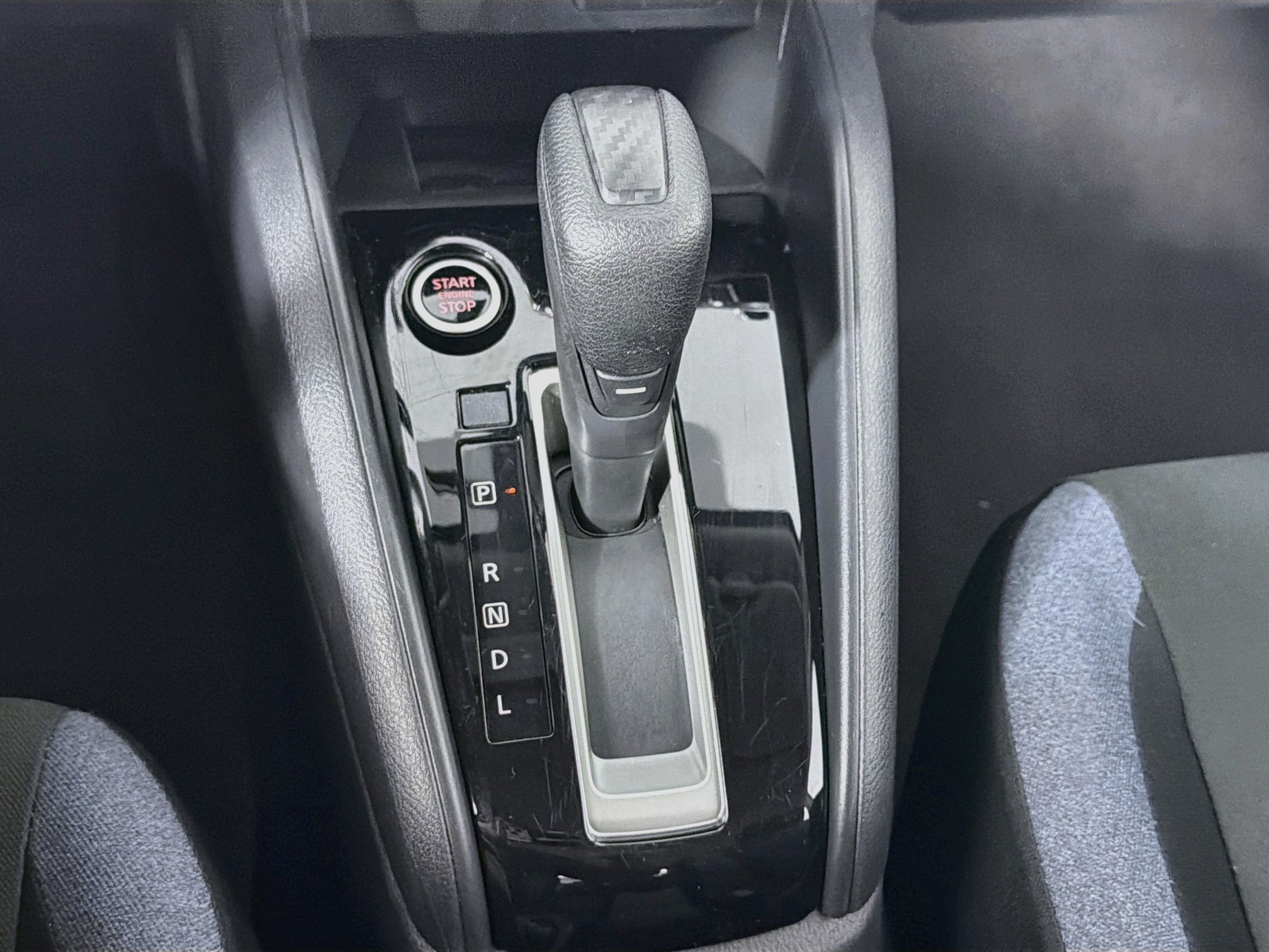 Used 2025 Nissan Versa SV FWD image 24