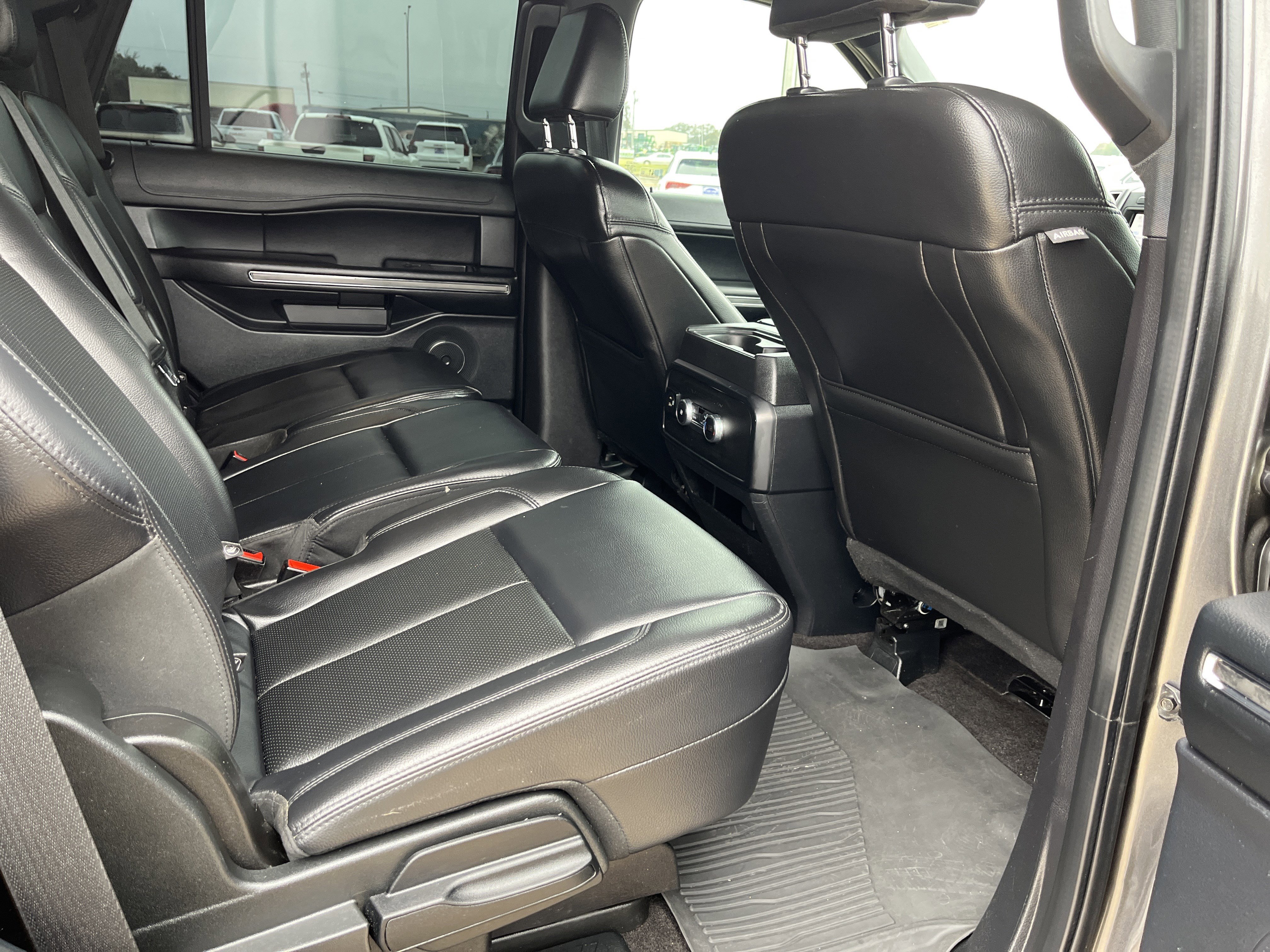 Used 2021 Ford Expedition XLT image 16