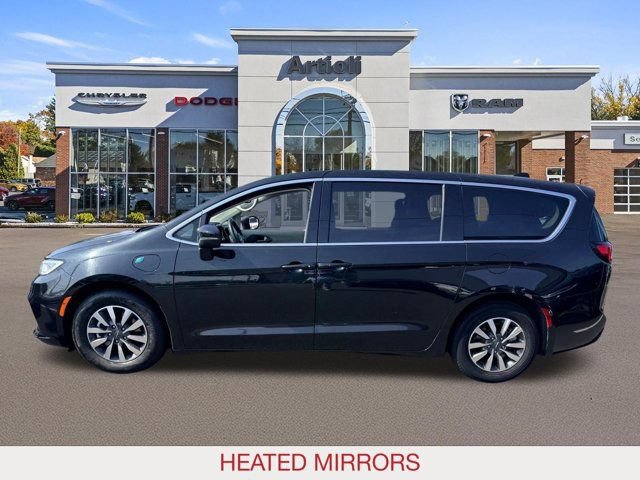 Used 2023 Chrysler Pacifica Touring-L FWD image 5