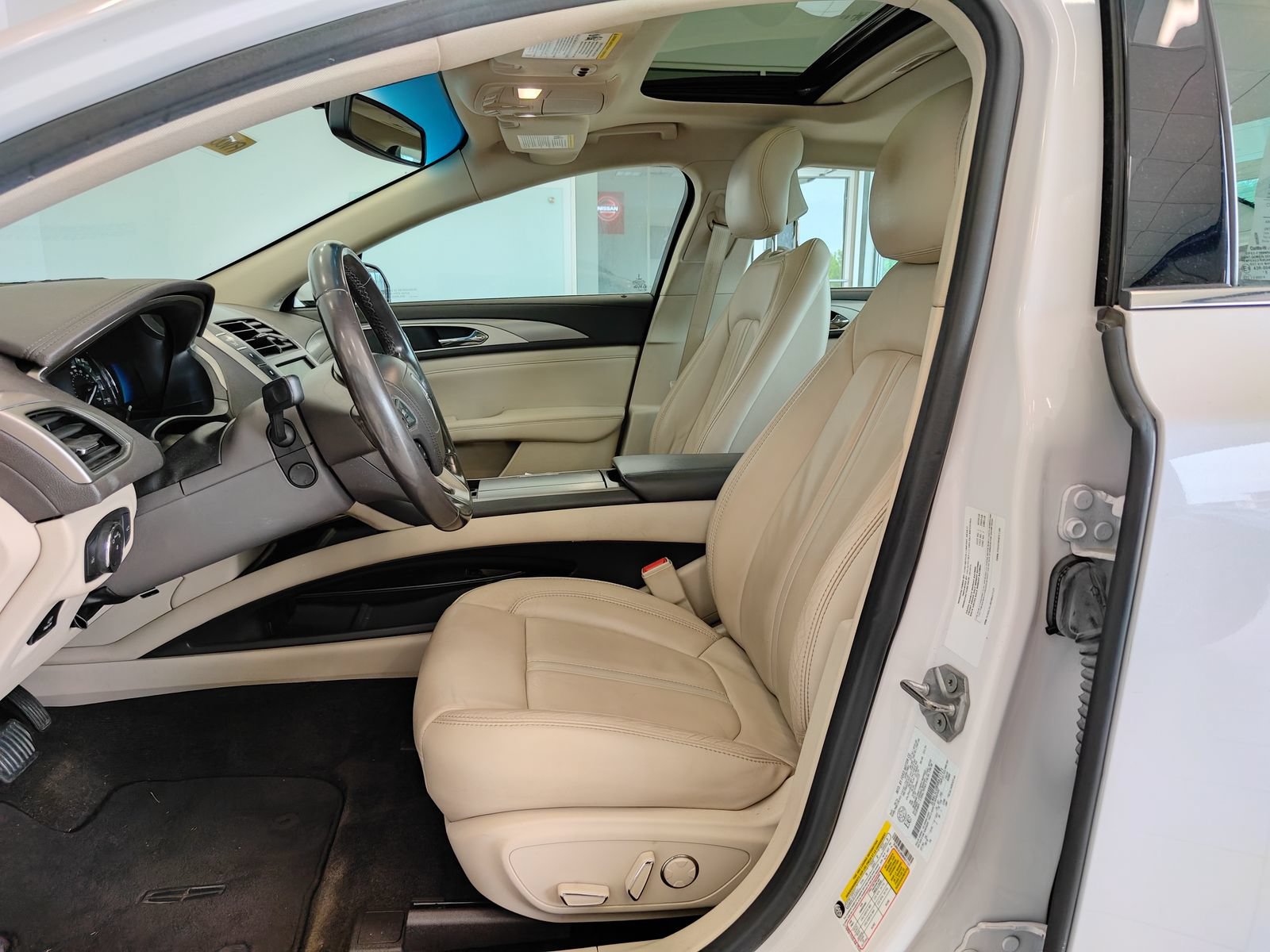 Used 2017 Lincoln MKZ Select w/ Select Plus Package FWD image 9