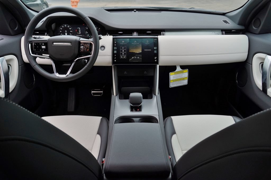 New 2026 Land Rover Discovery Sport Landmark AWD/4WD image 9