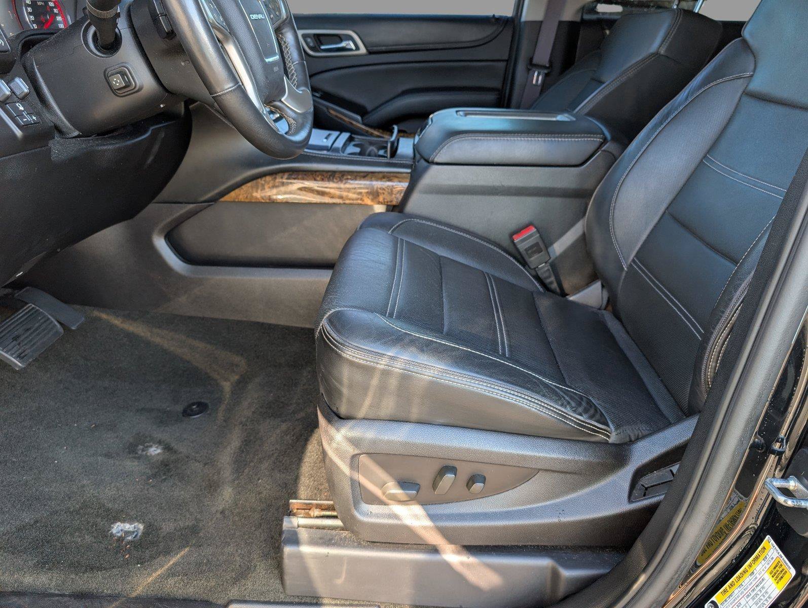 Used 2015 GMC Yukon Denali w/ Premium Package RWD image 14