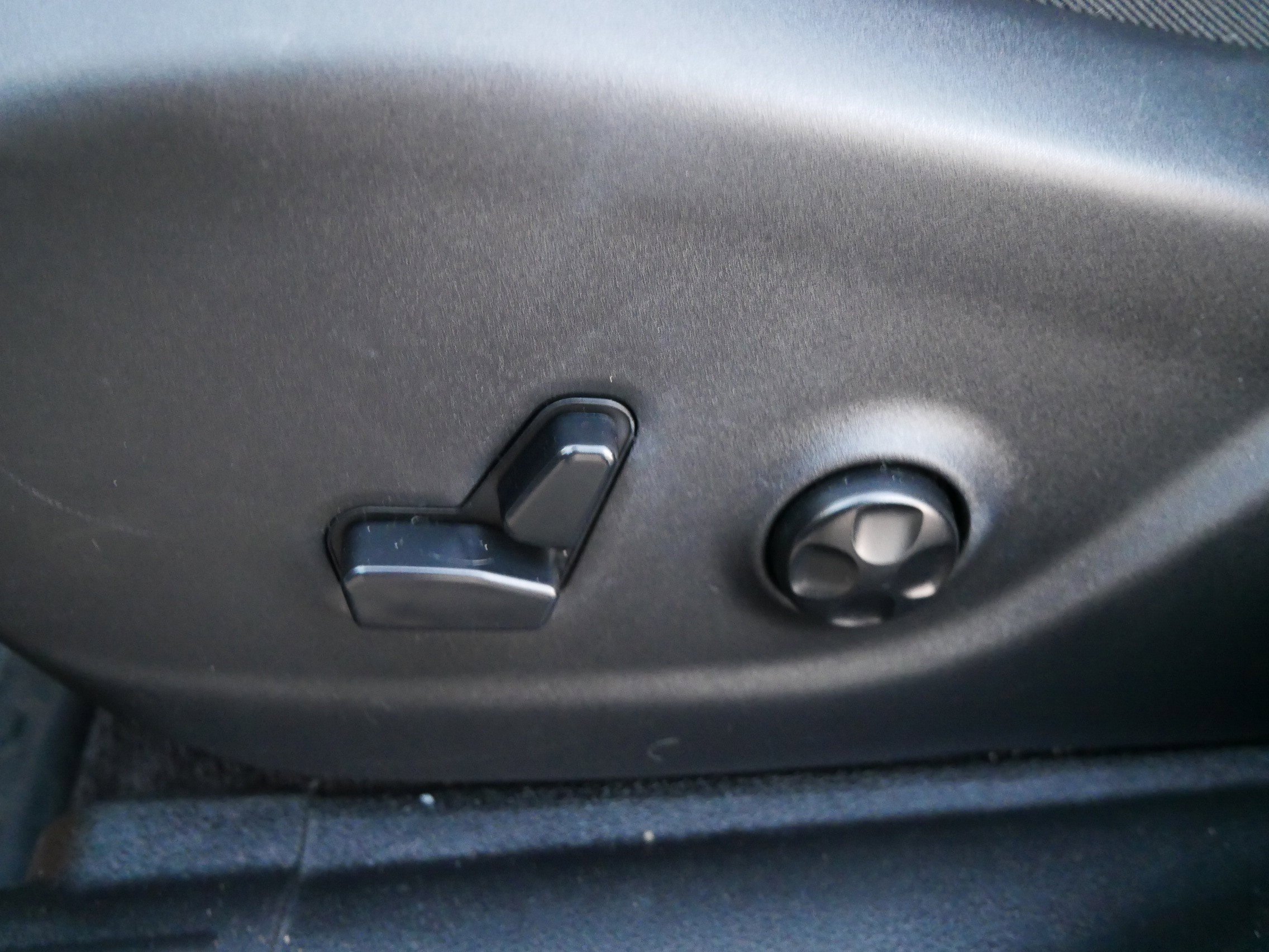 Used 2016 Jeep Cherokee Limited w/ Trailer Tow Group image 14