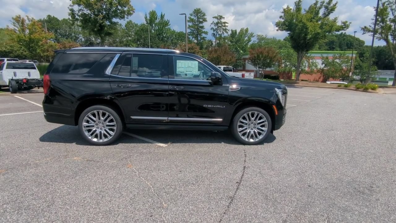 New 2026 GMC Yukon Denali w/ Denali Reserve Package AWD/4WD image 9