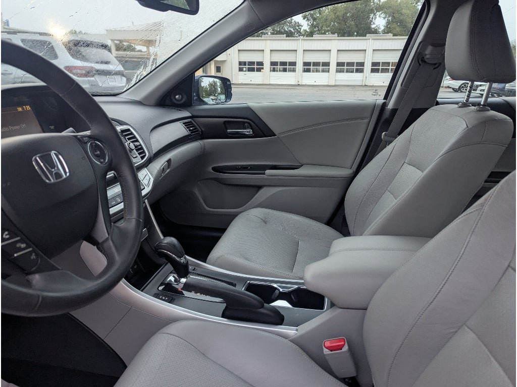 Used 2015 Honda Accord EX-L image 12