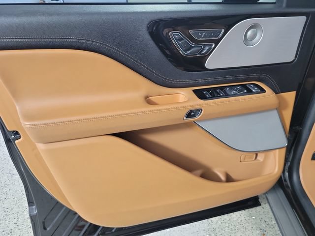 Used 2023 Lincoln Aviator Black Label w/ Dynamic Handling Package AWD/4WD image 20