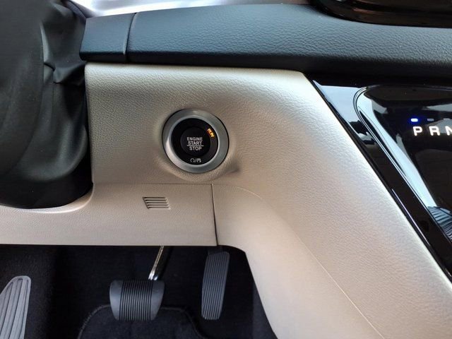 Used 2024 Chrysler Pacifica Touring-L image 15