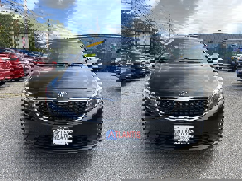 Used 2017 Kia Forte LX image 2