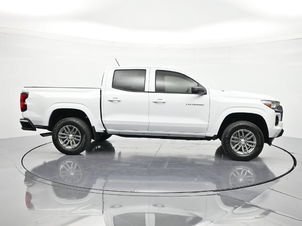Used 2026 Chevrolet Colorado LT RWD image 4