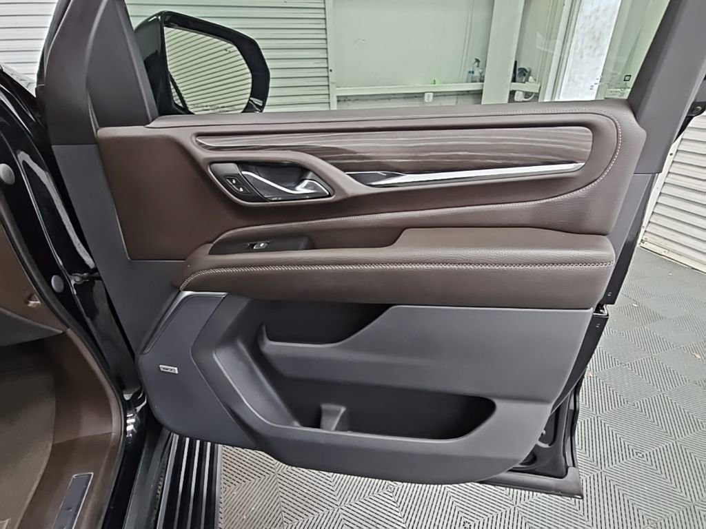 Used 2021 GMC Yukon Denali w/ Denali Premium Package image 48
