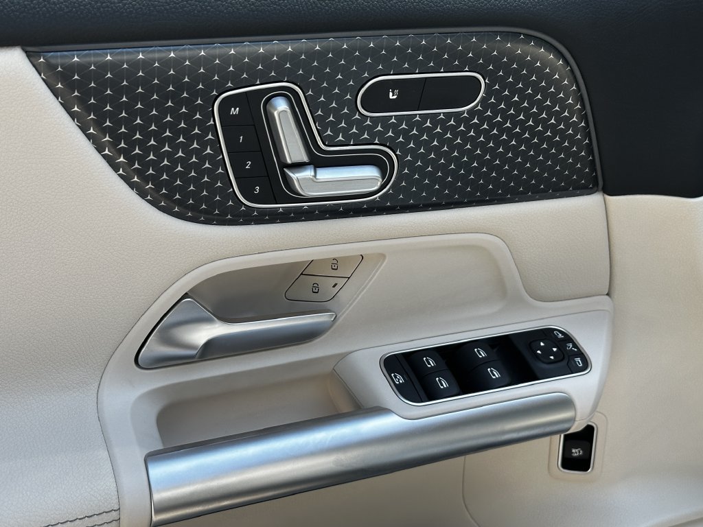 Certified 2026 Mercedes-Benz GLA 250 w/ Exclusive Package image 12