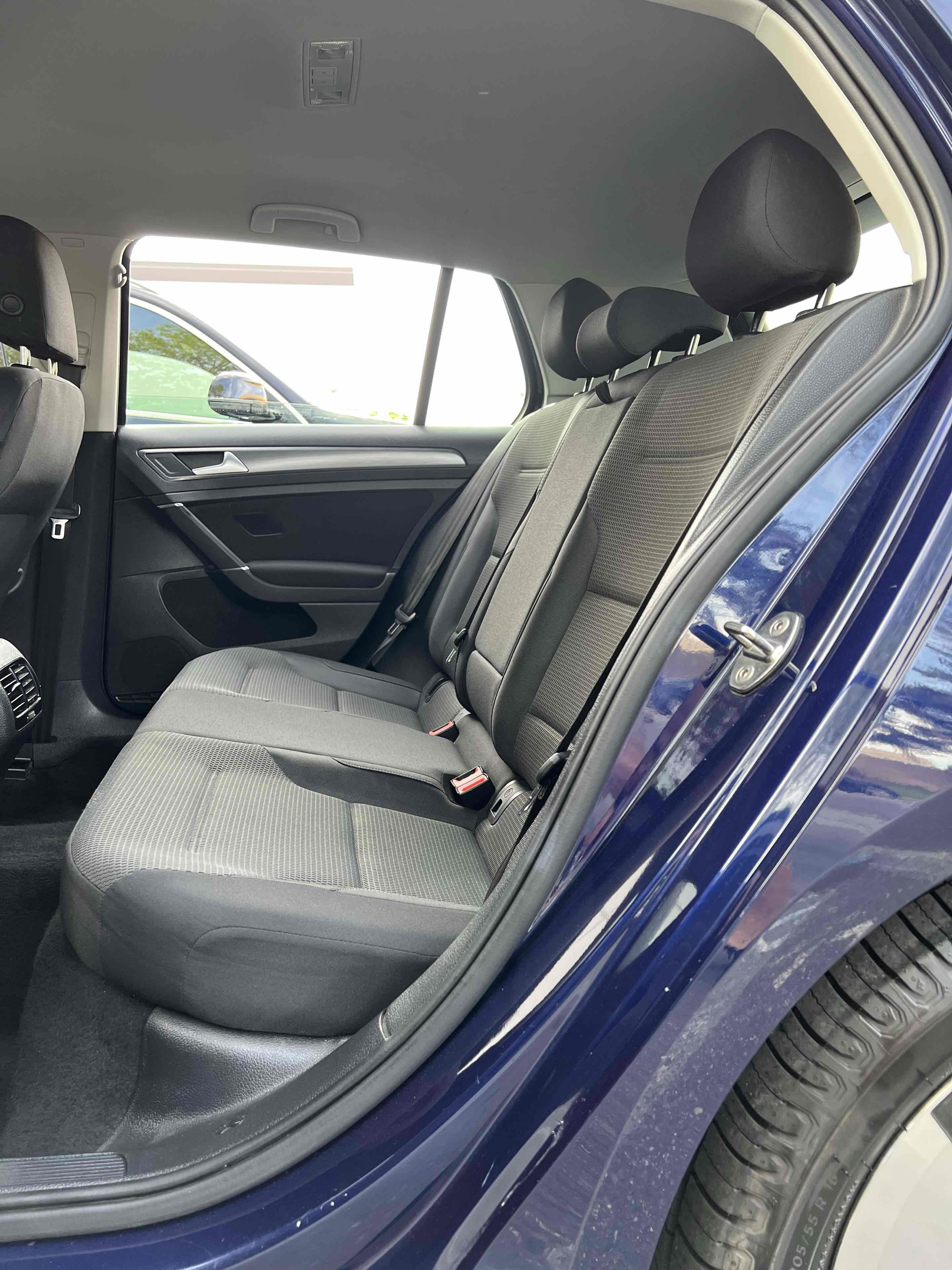 Used 2019 Volkswagen e-Golf SE w/ Driver Assistance Package image 37