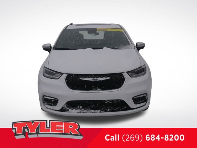 New 2026 Chrysler Pacifica Pinnacle w/ Trailer Tow Group AWD/4WD image 2