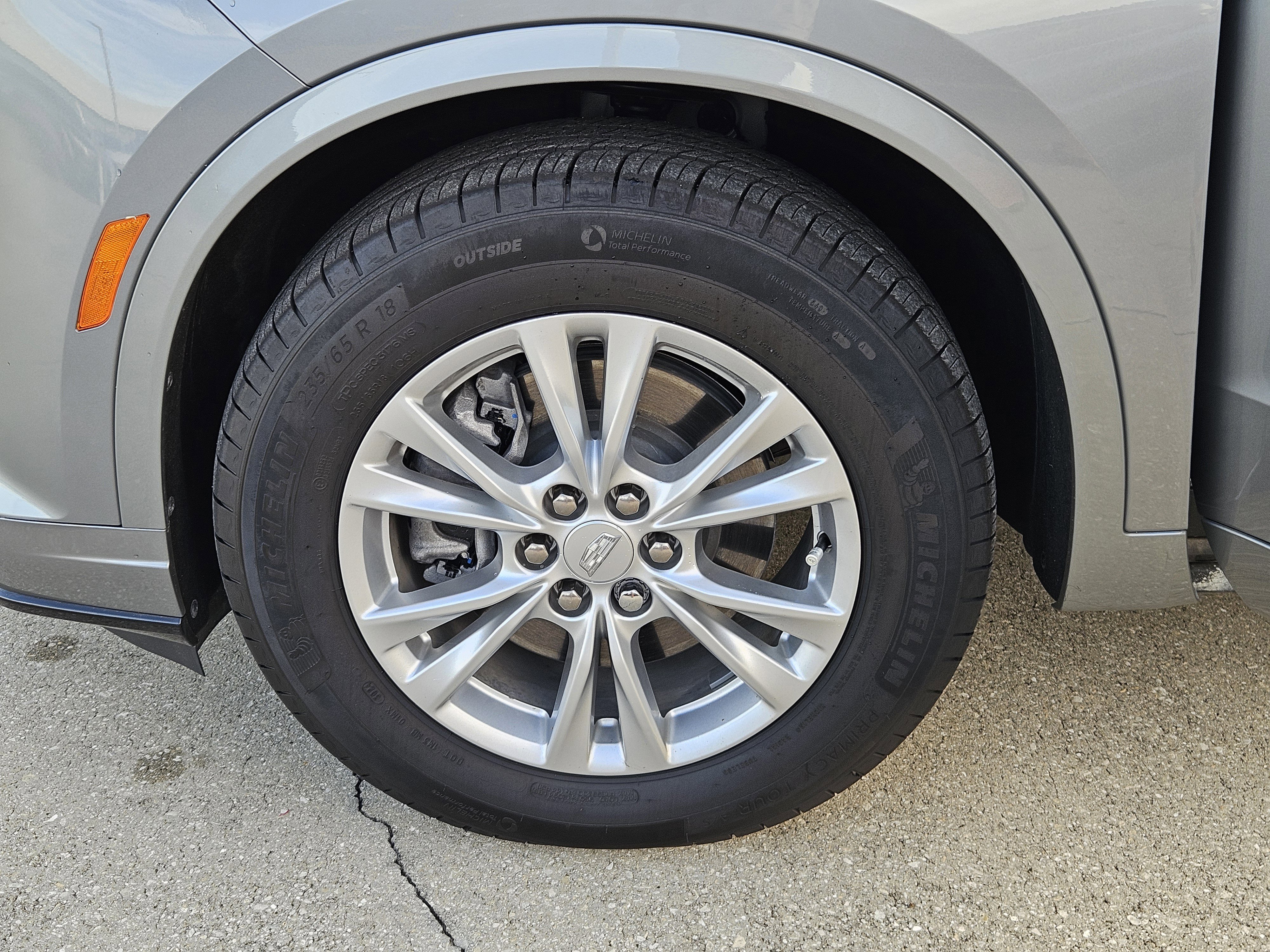 New 2025 Cadillac XT6 Luxury image 38