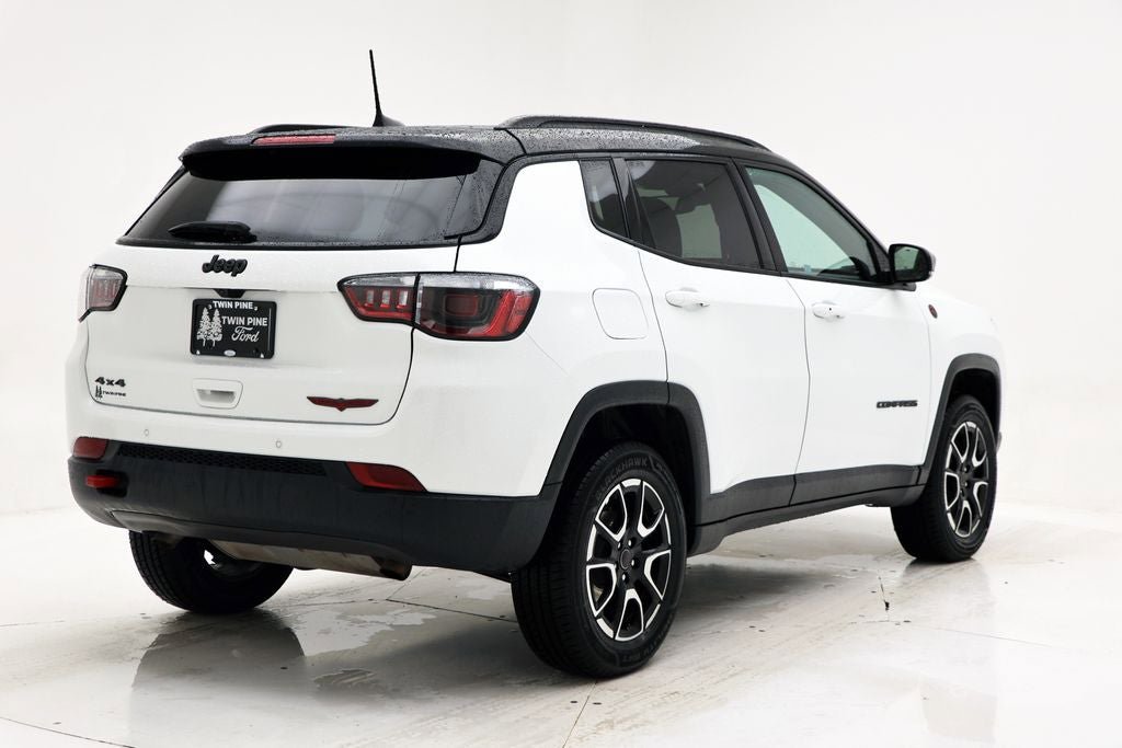 Used 2025 Jeep Compass Trailhawk AWD/4WD image 8