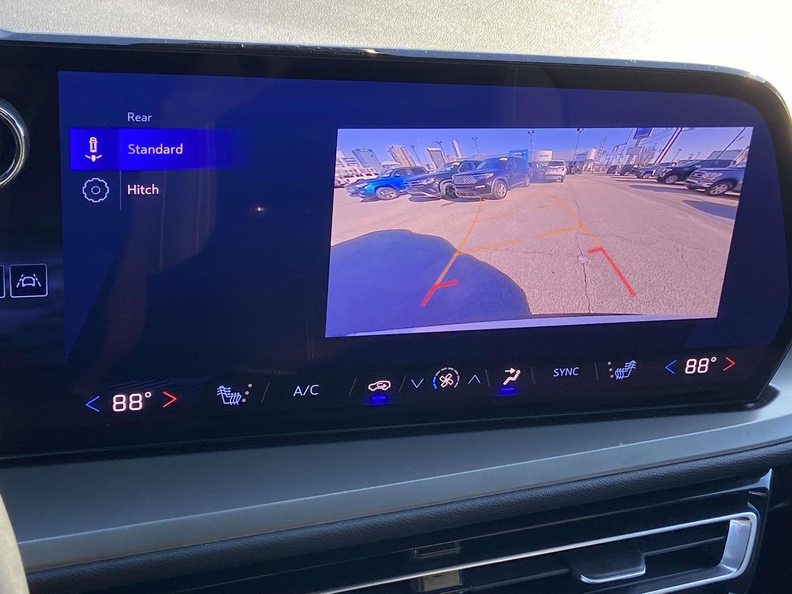 Certified 2025 Chevrolet Traverse LT image 18