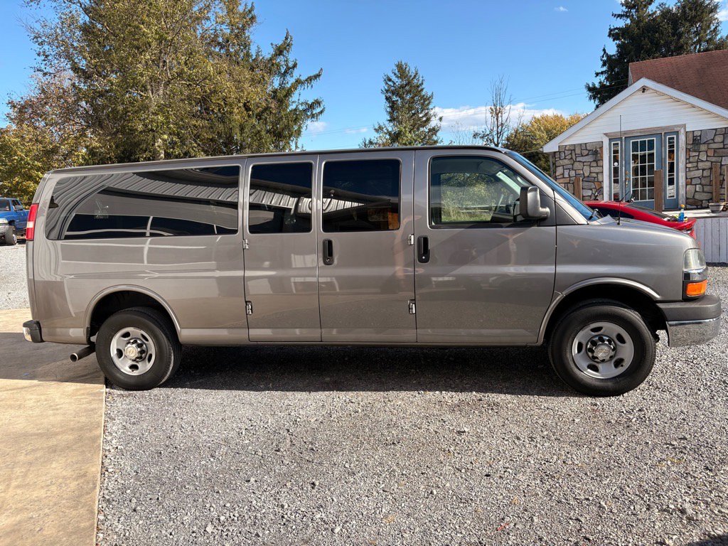 Used 2012 Chevrolet Express 3500 LT w/ LT Preferred Equipment Group image 4