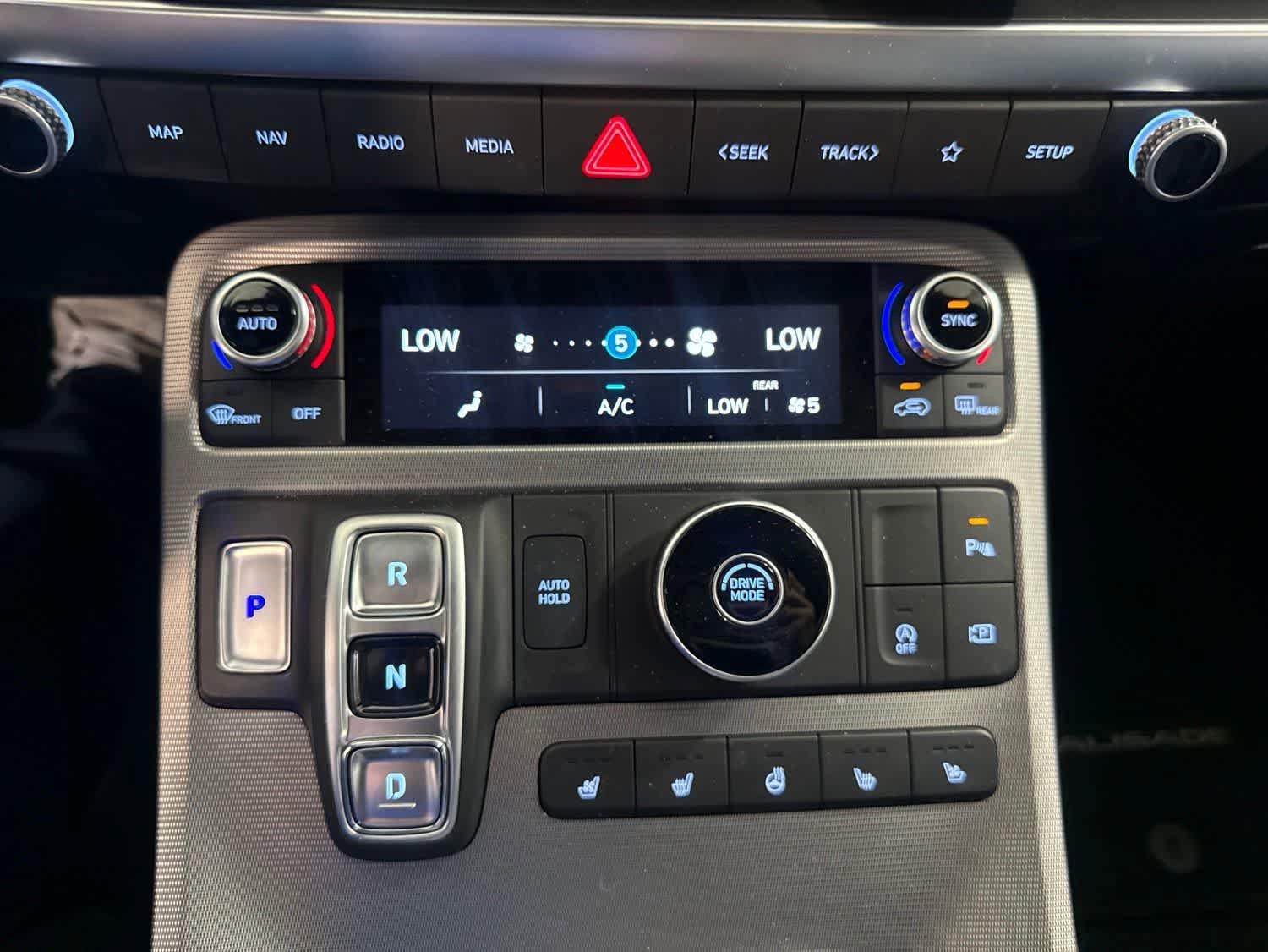 Used 2025 Hyundai Palisade Calligraphy FWD image 28