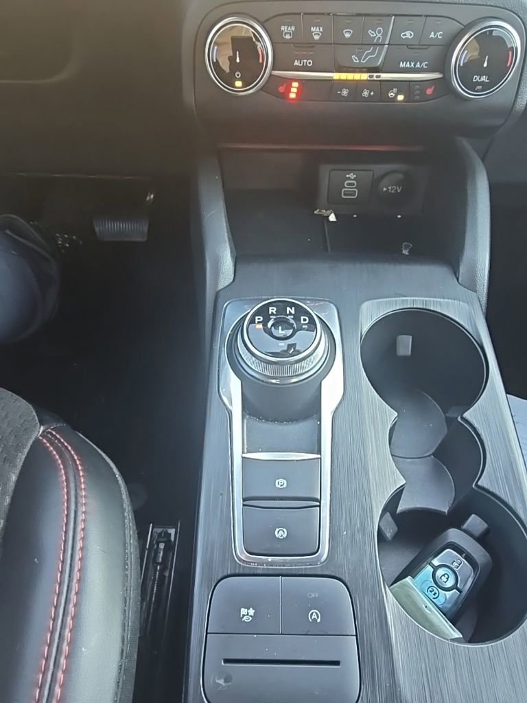 Used 2025 Ford Escape ST-Line Select image 12