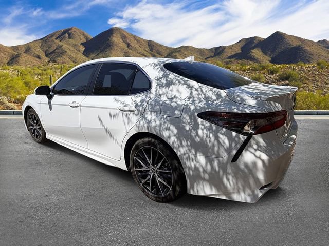 Used 2023 Toyota Camry SE FWD image 3