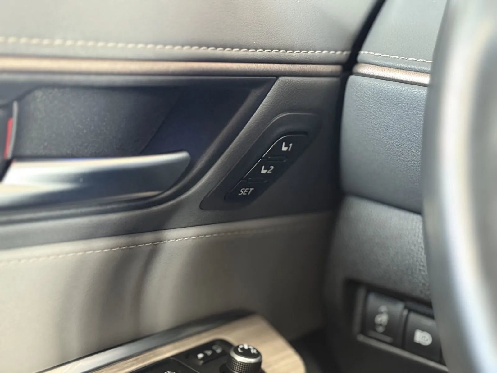 Used 2021 Toyota Venza Limited w/ Advanced Technology Package image 26