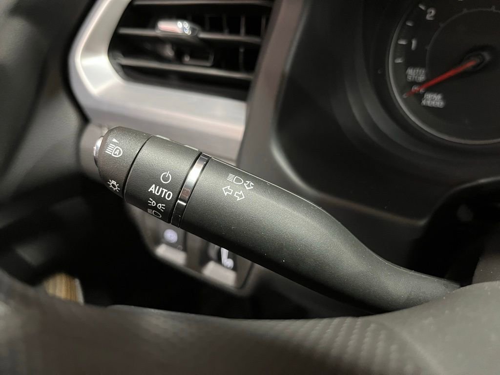 Certified 2023 GMC Acadia SLE w/ Driver Convenience Package image 30