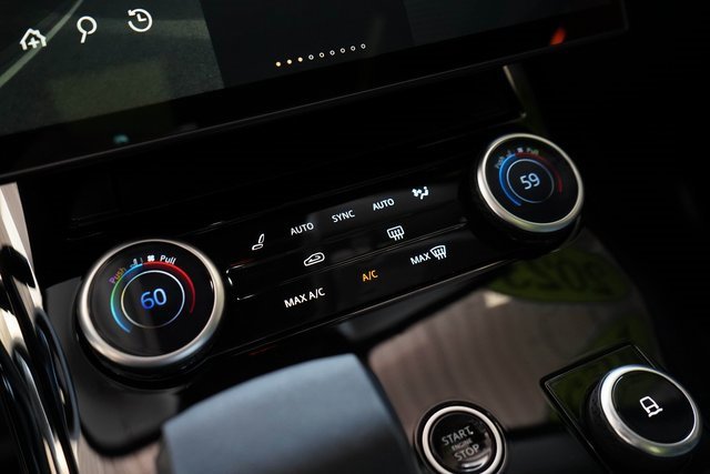 Used 2023 Land Rover Range Rover Sport SE image 29