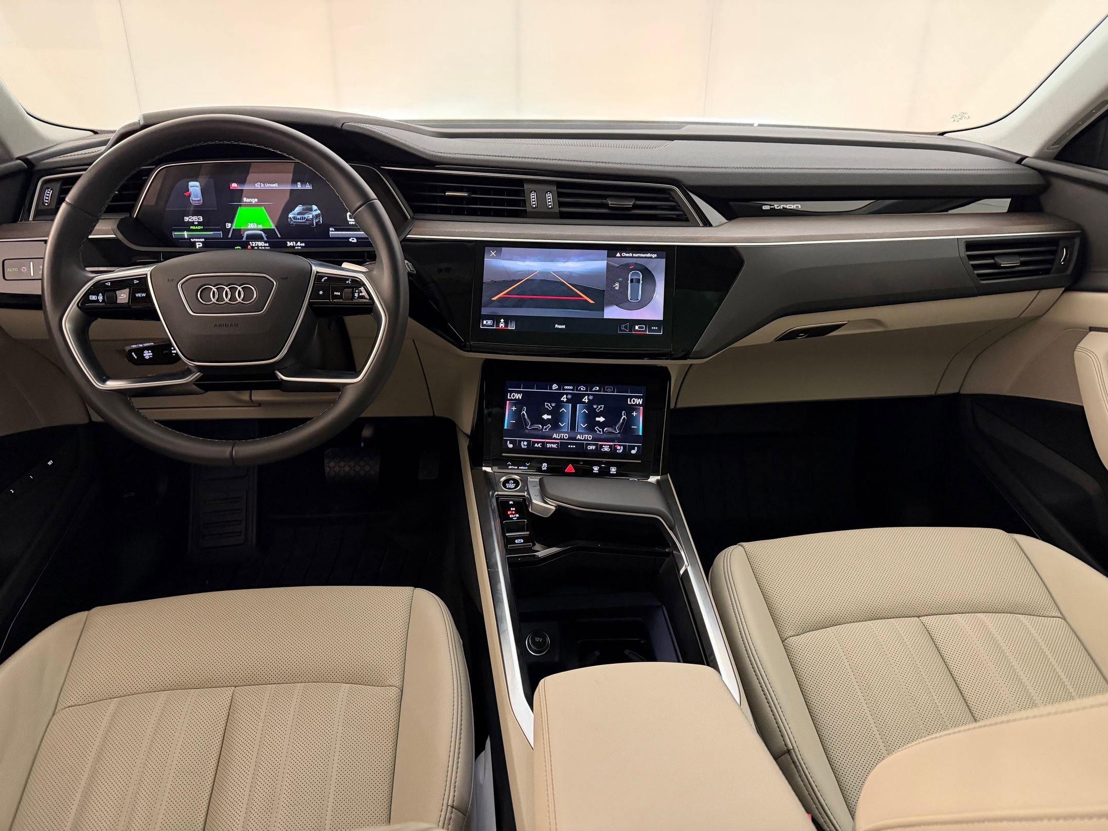 Used 2024 Audi Q8 e-tron Premium Plus w/ Premium Plus Package image 17