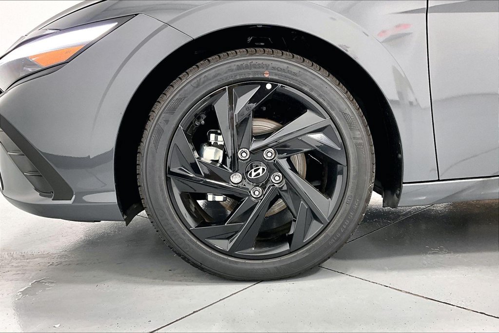 New 2026 Hyundai Elantra SEL Sport FWD image 30