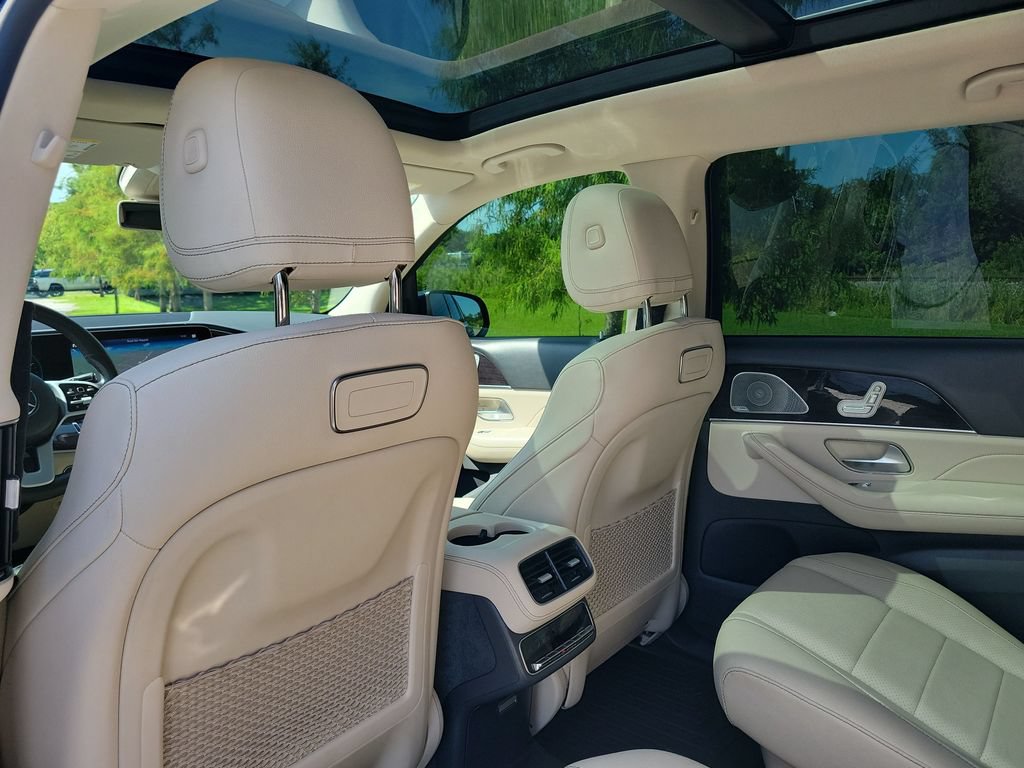 Used 2020 Mercedes-Benz GLS 450 4MATIC image 25