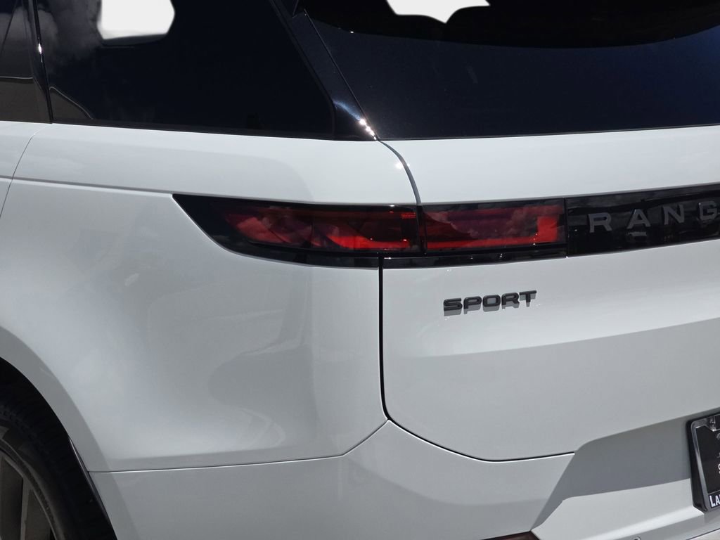 Certified 2026 Land Rover Range Rover Sport Dynamic SE AWD/4WD image 36