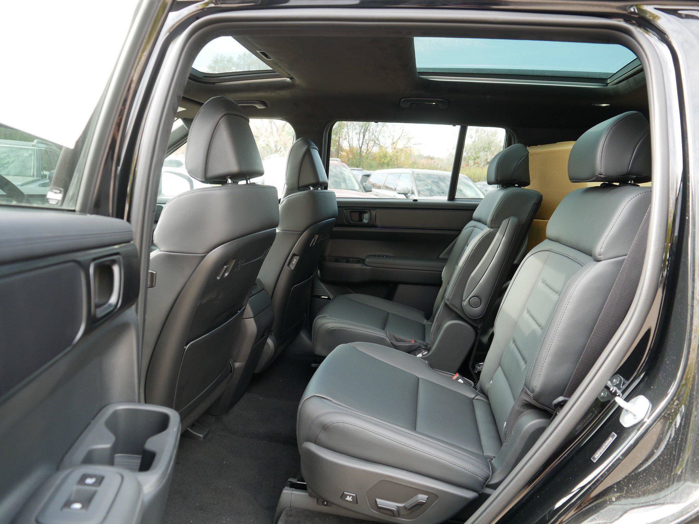 New 2026 Hyundai Santa Fe Calligraphy AWD/4WD image 5