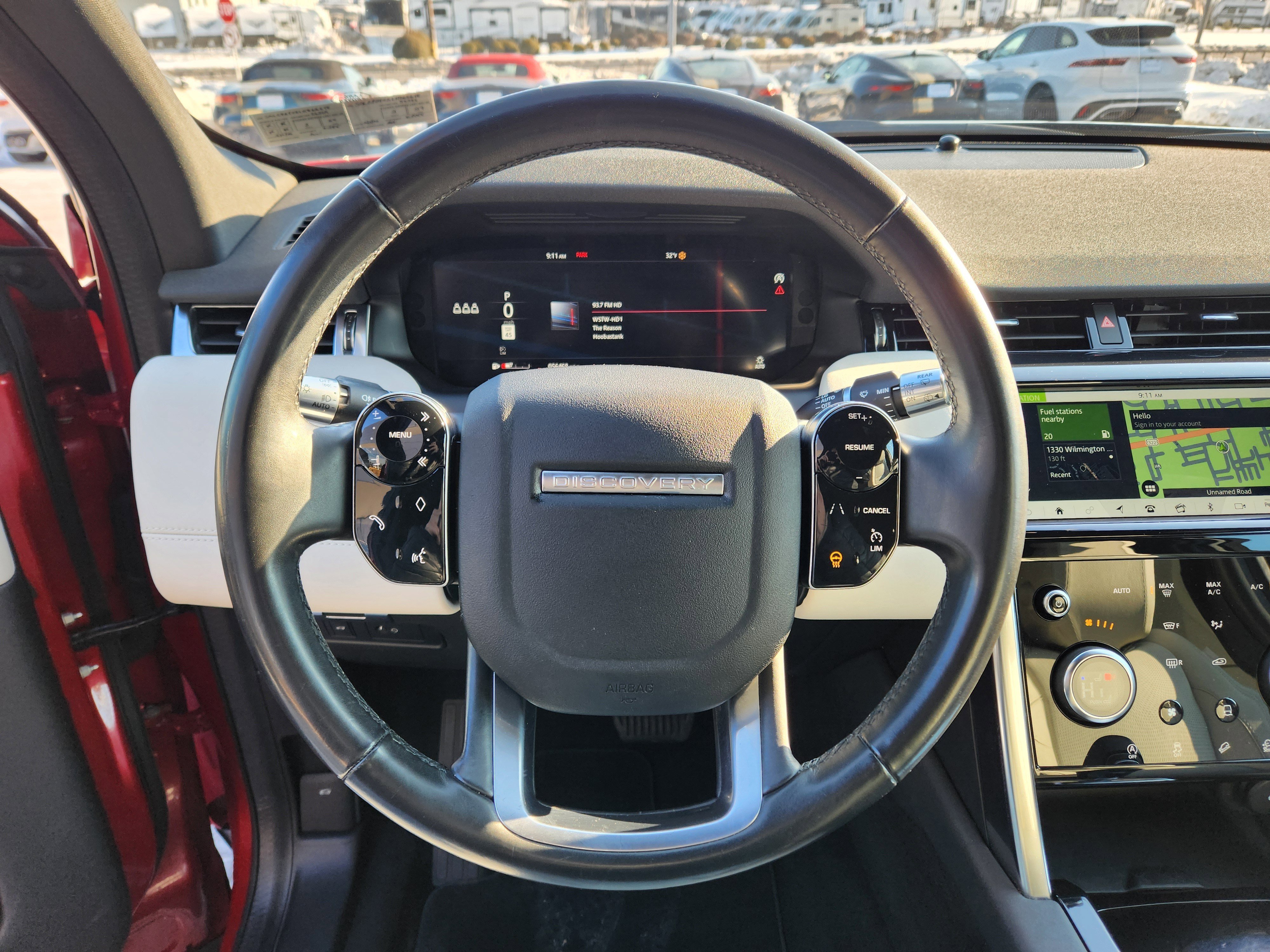 Used 2020 Land Rover Discovery Sport SE image 18