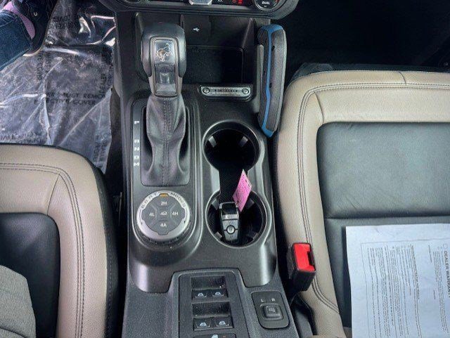Used 2023 Ford Bronco Wildtrak image 17