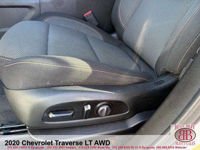 Used 2020 Chevrolet Traverse LT w/ Driver Confidence II Package AWD/4WD image 17