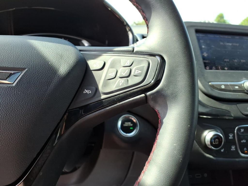Used 2023 Chevrolet Equinox RS AWD/4WD image 16