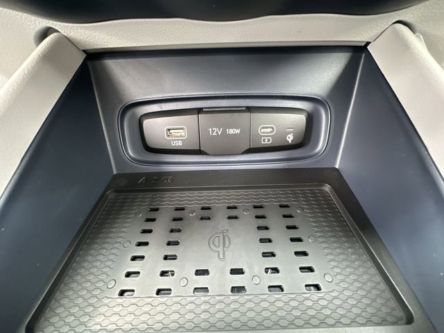 New 2026 Hyundai Venue SEL FWD image 28