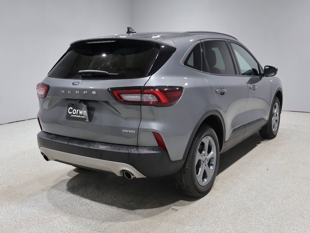 Used 2025 Ford Escape ST-Line Select AWD/4WD image 2