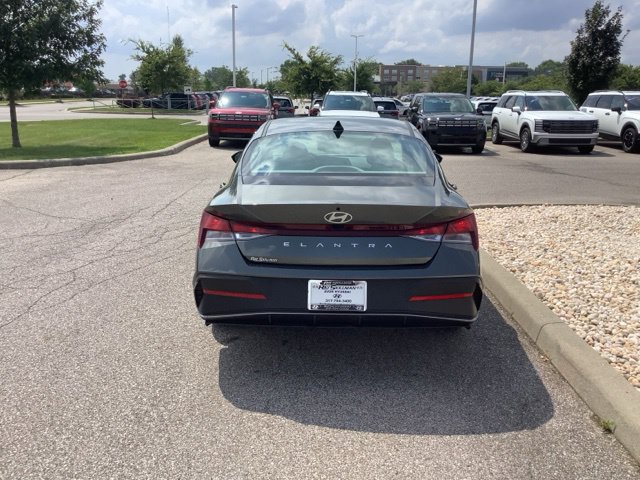 Certified 2024 Hyundai Elantra SEL FWD image 5