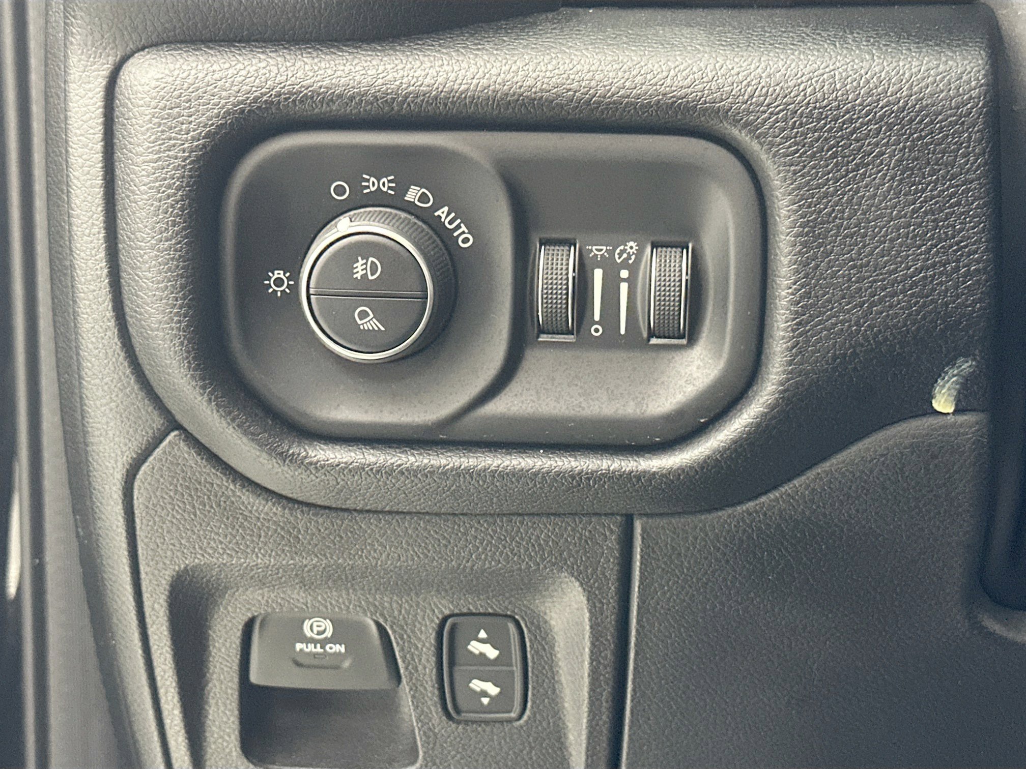 Used 2022 RAM 1500 Laramie RWD image 10