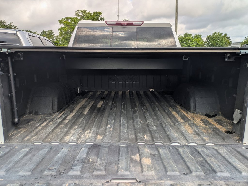 Used 2023 Chevrolet Silverado 1500 High Country w/ Technology Package AWD/4WD image 35