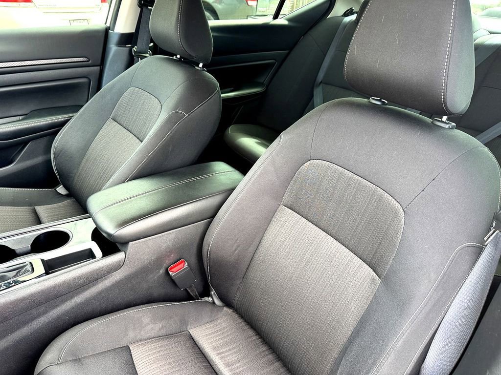 Used 2024 Nissan Altima 2.5 SV image 13