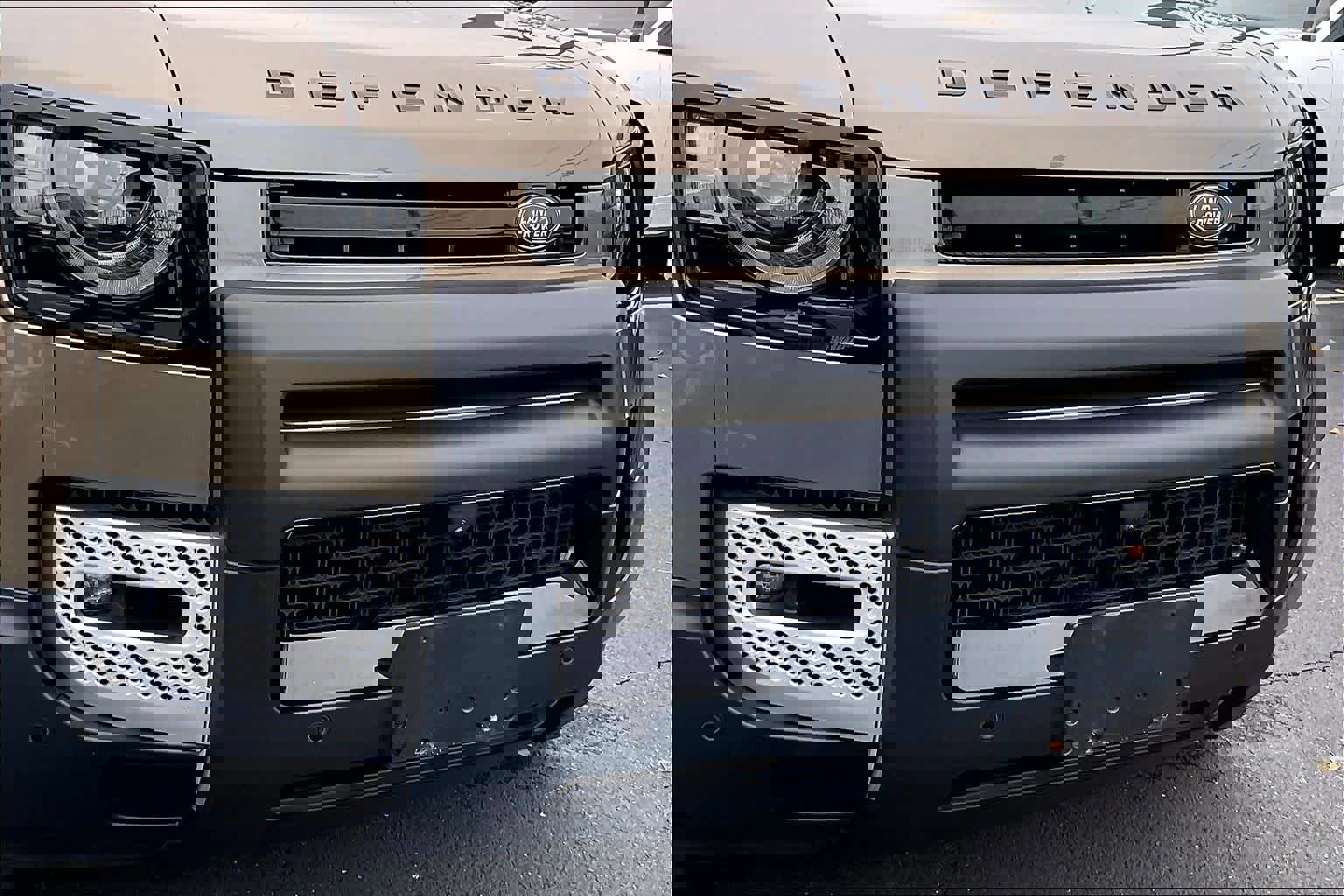 Used 2022 Land Rover Defender 110 SE image 32