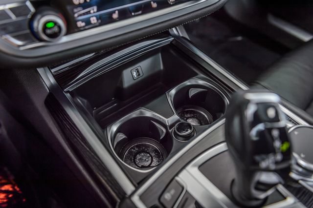 Used 2019 BMW 740i w/ M Sport Package RWD image 31