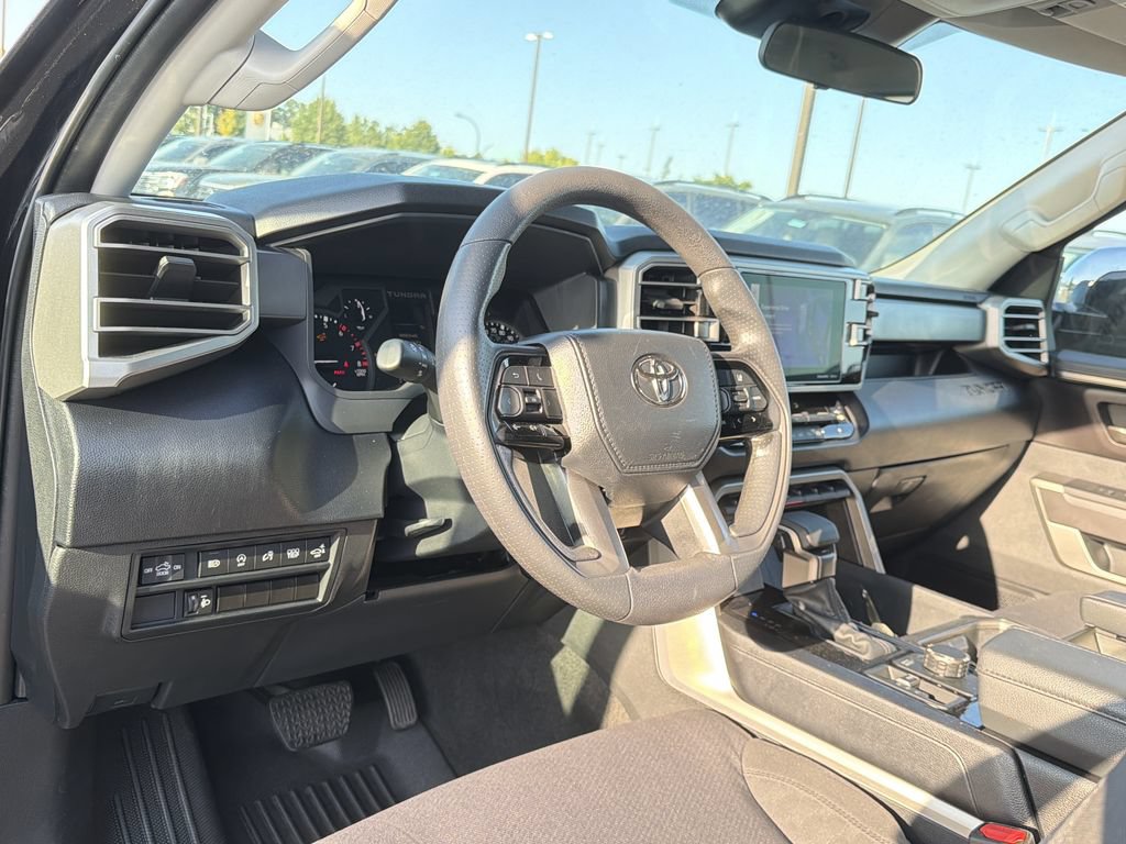 Used 2022 Toyota Tundra SR5 w/ SR5 Convenience Package AWD/4WD image 8