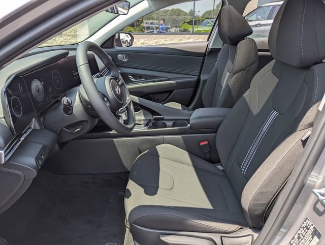 Used 2024 Hyundai Elantra SEL w/ Convenience Package FWD image 8