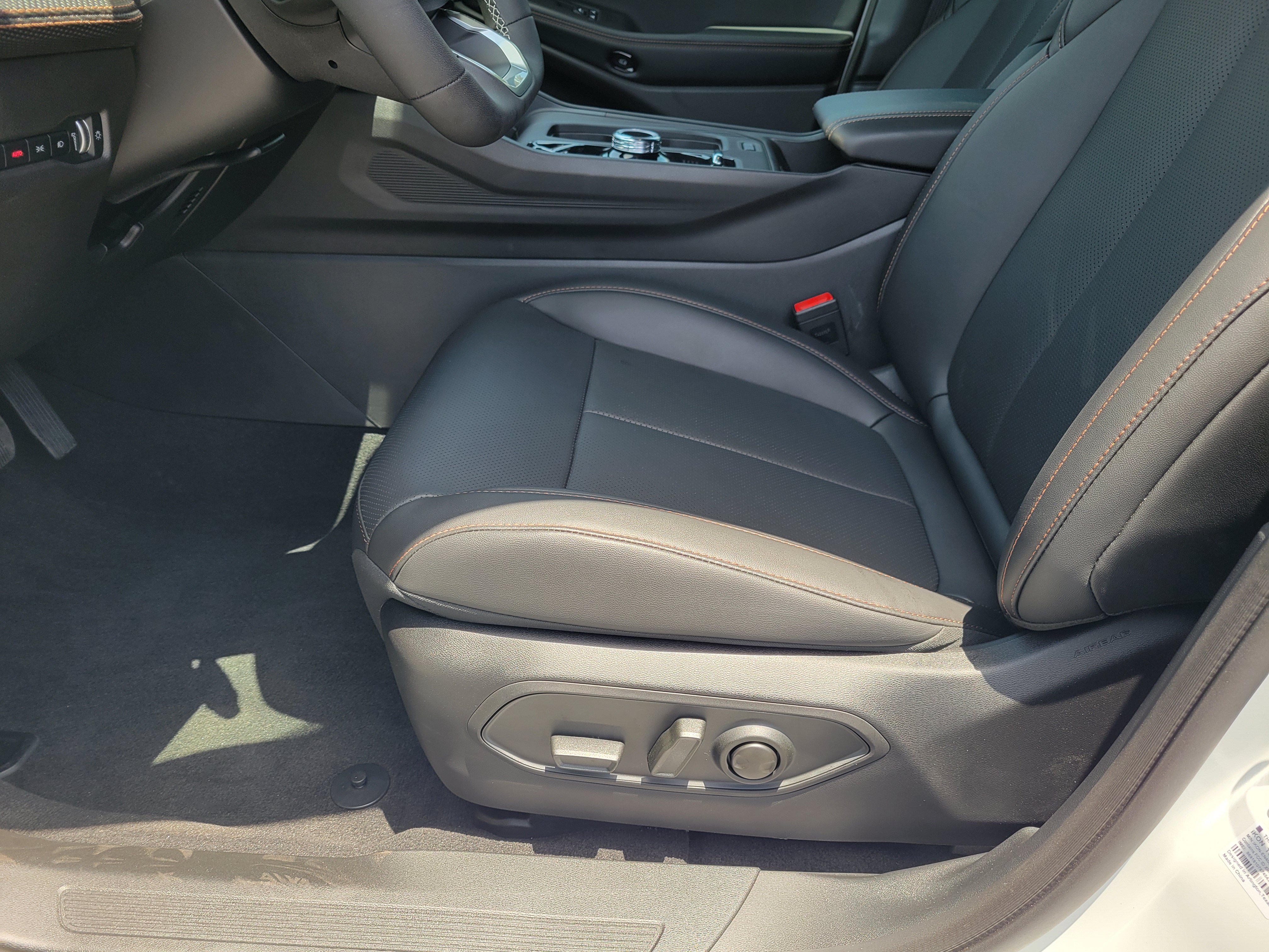 Used 2026 Jeep Cherokee Limited AWD/4WD image 27